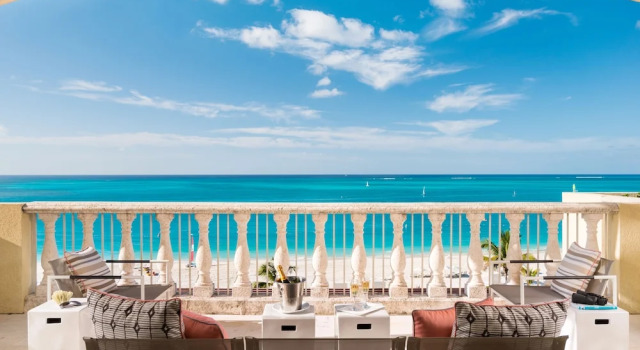 Номер Standard с 4 комнатами с балконом Grace Bay Club
