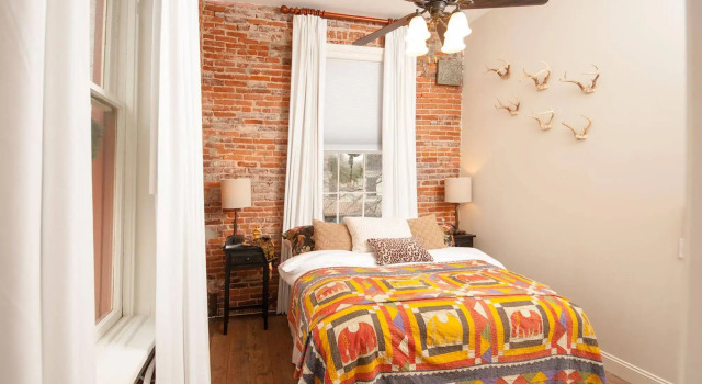 Soho Lofts, Забронировать Отель Милледжвилл Джорджия, рядом с Milledgeville Convention &amp; Visitors Bureau
