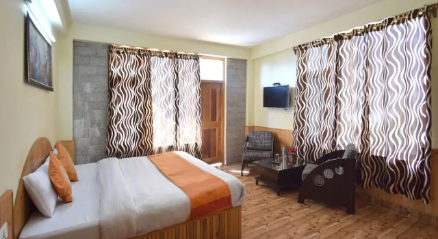 OYO 4782 Manzana Woodlet Cottage, Забронировать Дом для отпуска Коттеджи Манали, Коттедж