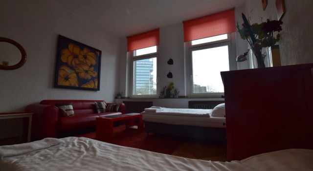 Tolstov-Hotels Large 3 1/2 Room Apartment, Забронировать Апартаменты/квартира Отели Гольцхайм с парковкой, Парковка