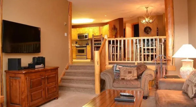 Elk Ridge Townhomes Unit 422 by RedAwning