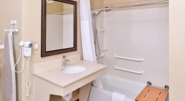 Двухместный номер Standard Staybridge Suites OFallon Chesterfield by IHG