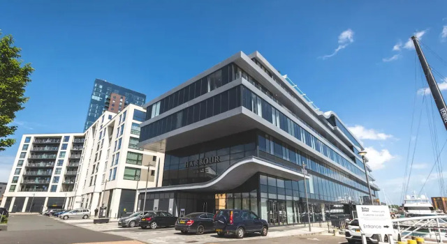 Luxurious 1 Bed Apartment City Centre VIP