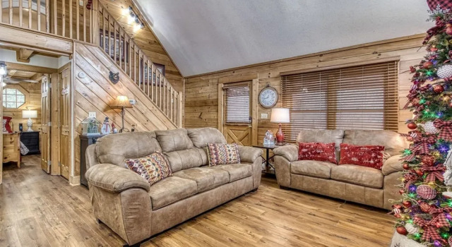 ER239 - Sleepy Bear Great Location - Close To Town! 2 Bedroom Cabin by RedAwning, Забронировать Дом для отпуска Виллы Пиджен-Фордж, рядом с Развлекательный центр Lazer Port, Вилла