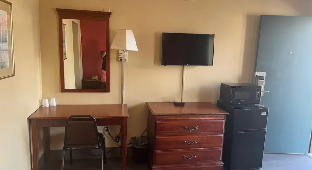 Linden Motor Inn, Забронировать Отель Отели Нью-Джерси с парковкой, Парковка