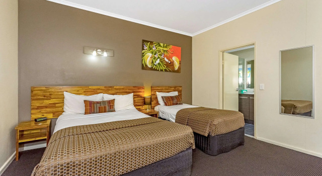 Четырёхместный номер Standard Quality Hotel Darwin Airport