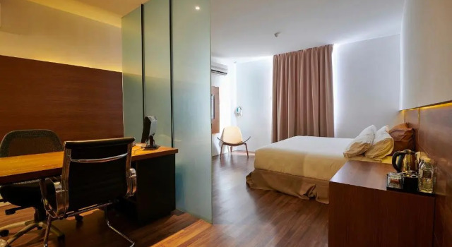Люкс The Leverage Business Hotel Mergong