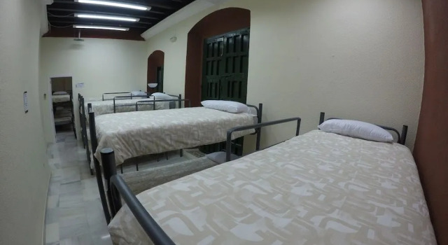 San Isidoro Hostel Sevilla, Забронировать Хостел Хостелы Севильи, рядом с Дворец Каса-де-Салинас, Хостел