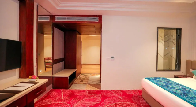 Люкс с красивым видом из окна Regenta Place Phagwara by Royal Orchid Hotels Limited