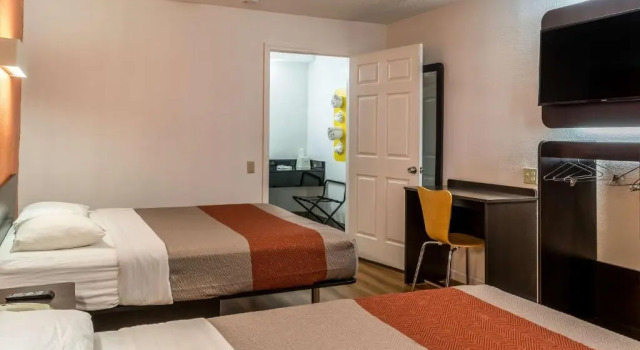 Четырёхместный номер Standard Motel 6 Florence, KY - Cincinnati Airport
