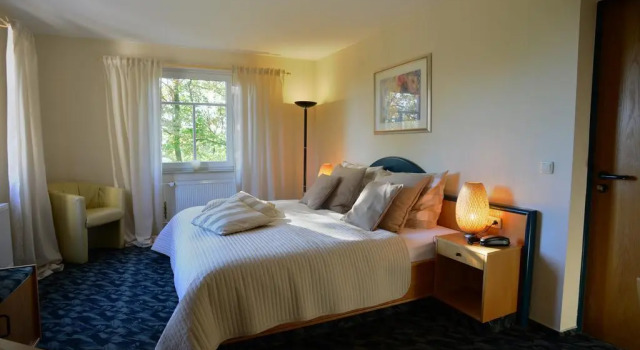 Stiefelburg Der Berghof, Prenota Hotel Nauendorf 