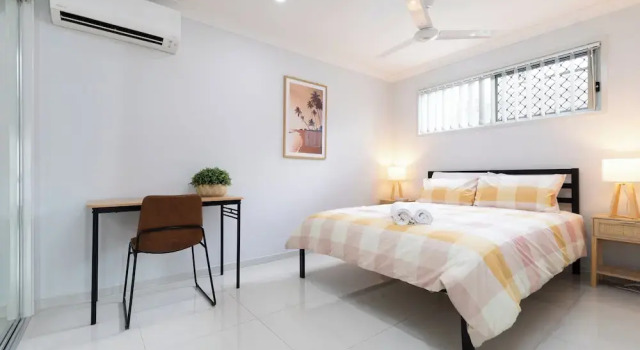 Апартаменты Standard Smart Suites Self Check-in Apartments - 39 Freney