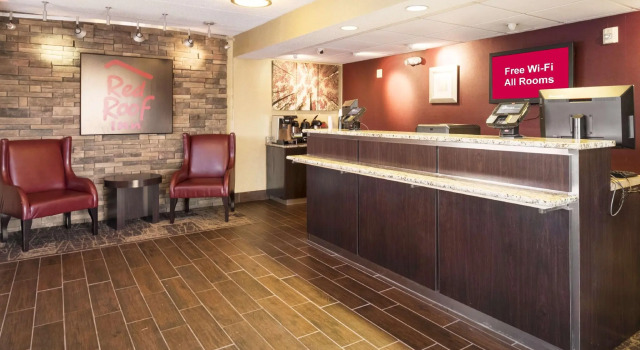 Red Roof Inn Detroit - Royal Oak/Madison Heights, Забронировать Отель Отели Ройал-Оук с парковкой, Парковка