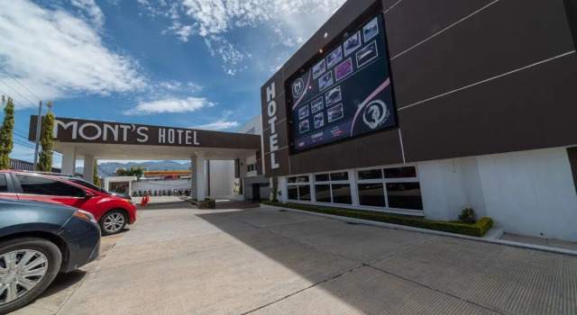 Mont's Hotel, Book Hotel Hoteller i Huehuetenango med parkering, Parkering