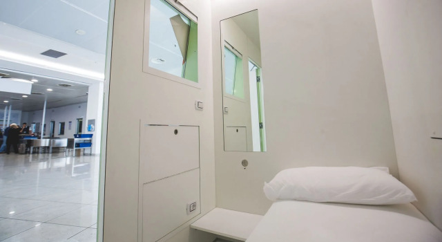 BenBo Capsule Hotel 