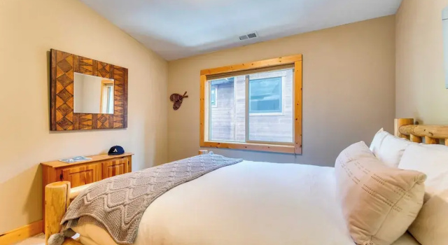 Washoe Chalet by Avantstay Game Room, Hot Tub, Putting Green & Fire Pit, Забронировать Шале Отели Хоумвуд 3 звезды, 3*