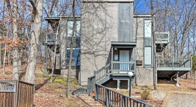 < 1 Mi to Margaritaville Resort: Osage Beach Home!