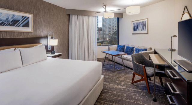 Hyatt Regency Indianapolis, Забронировать Отель Отели Индианаполиса с бассейном, рядом с Музей американских индейцев и западного искусства Эйтелджорг, Бассейн