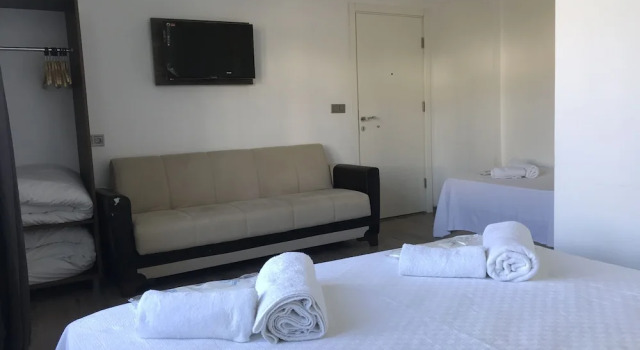 Трёхместный номер Standard Цокольный этаж с видом на сад Parli Hotel