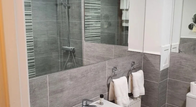 Четырёхместный номер Standard Sunninghill Hotel