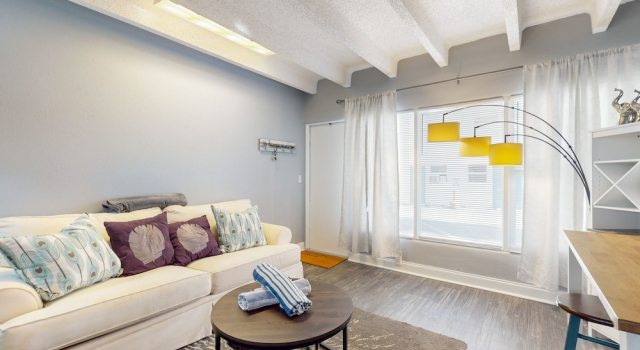 Ocean Jewels Club 124 - Ocean Breeze Retreat, Забронировать Апарт-отель Апарт-отели Дейтона-Бич, рядом с Базилика Святого Димитрия, Апарт-отель