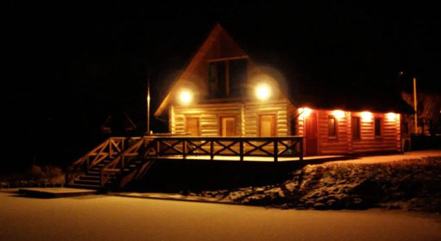Vilks un Briedis, Book Hotel Smiltene 