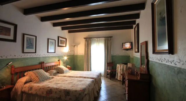 Двухместный номер Standard с балконом и с видом на сад Petit Hotel Restaurante Ses Rotges - Adults Only