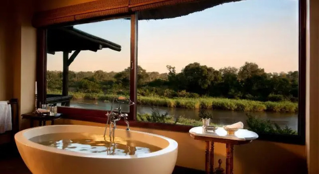 Люкс с балконом Lion Sands Narina Lodge