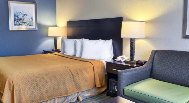 Номер Standard Quality Inn Thornburg