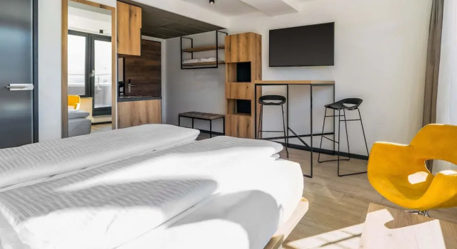 Номер Premium B&B HOTEL Albstadt-Hbf