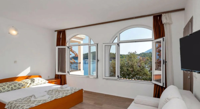 Apartment Rubin Hvar/Pokrivenik 30234, Varaa Huoneisto Pokrivenik Split-Dalmatia