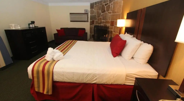 Люкс Black Bear Inn & Suites