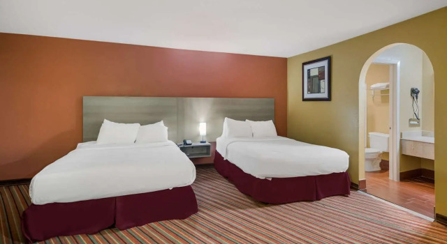 Четырёхместный семейный люкс SureStay Hotel by Best Western Mt Pleasant