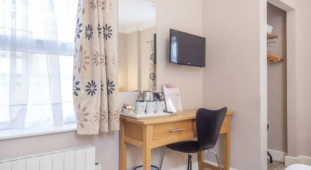 Трёхместный семейный номер Standard Marlborough Hotel
