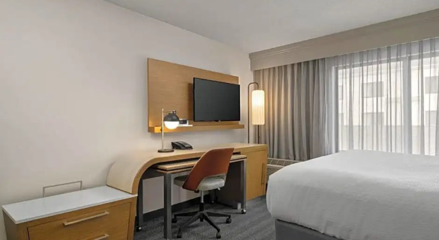 Двухместный люкс c 1 комнатой Courtyard by Marriott Boise Downtown