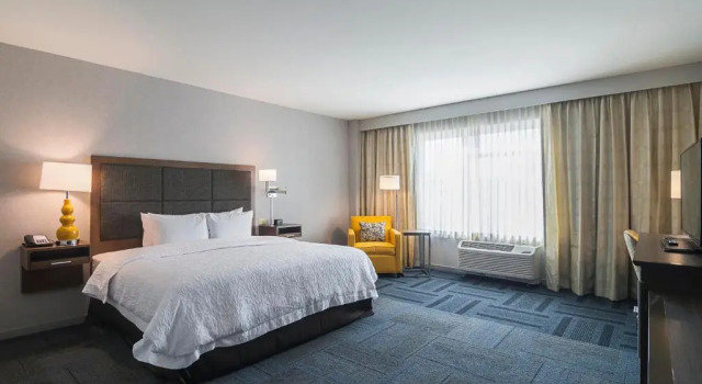 Двухместный люкс Hampton Inn Chicago North-Loyola Station, Il