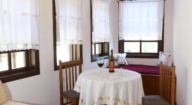 Villa Athina in Berat Castle - Since 1741, Book Villa Sommerhuse i Berat, Hytte