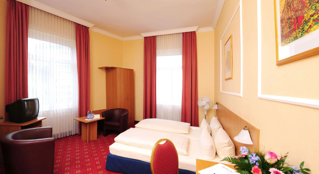 Трёхместный номер Standard Hotel Königshof