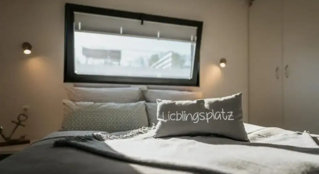 Havel River Houseboat