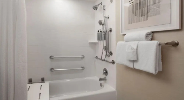 Двухместный номер Standard с видом на бассейн Courtyard by Marriott Galveston Island