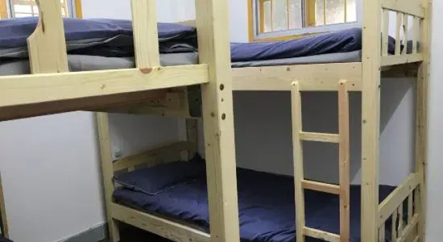 Кровать в общем номере (мужской номер) Neighbor 6 Youth Hostel