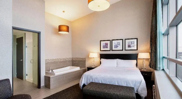 Люкс Holiday Inn Saskatoon Downtown by IHG