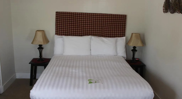 Deep Water Inn, Book Mini-hotel Chelan Washington (state)