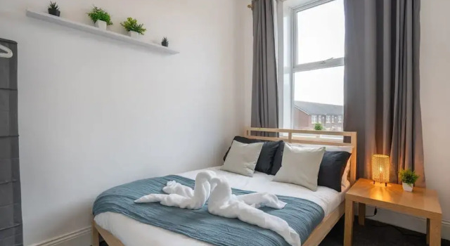 4bedrooms-3bath-9beds-wallsend