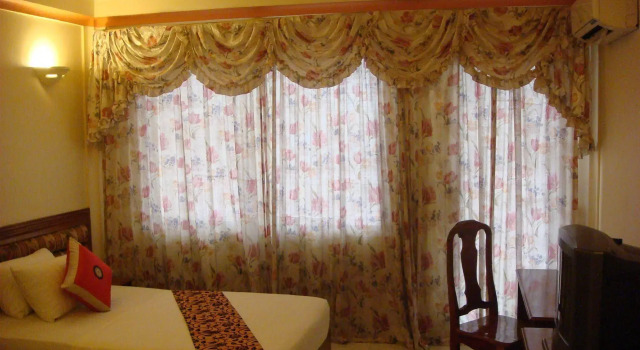 Lucky Star Hotel