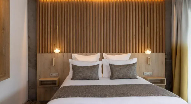 Двухместный номер с видом на бассейн Hôtel Spa Restaurant Villa Castellane