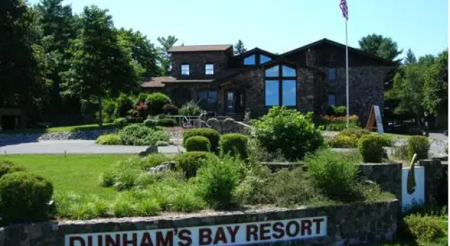 Bayside Resort, Lake George NY, Забронировать Курортный отель Лейк-Джордж Adirondack Mountains
