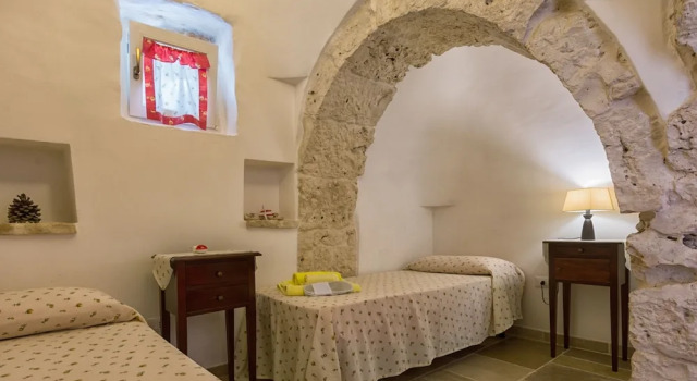 Trullo La Scaletta, Book Villa Hotels in Murgia with Parking, Parking