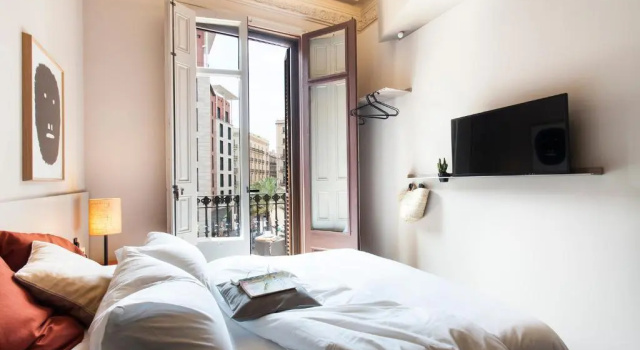 Двухместный номер Standard с балконом DestinationBCN Apartment Suites