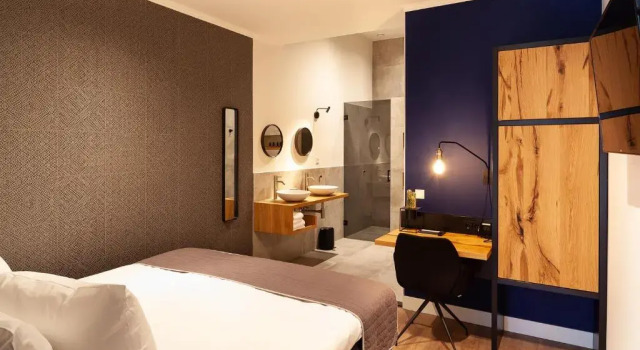 Полулюкс Hotel Julien